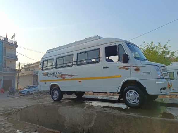 12 Seater Tempo Traveller